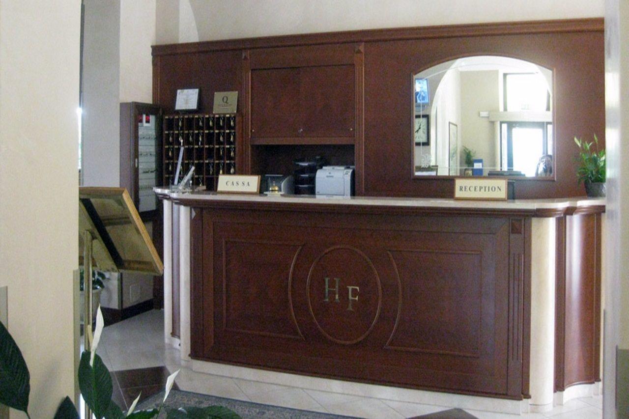 弗洛拉酒店 斯特雷萨 外观 照片