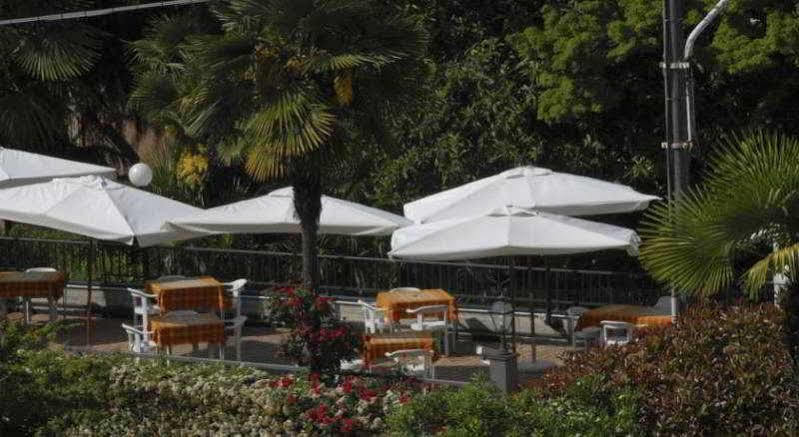 弗洛拉酒店 斯特雷萨 外观 照片